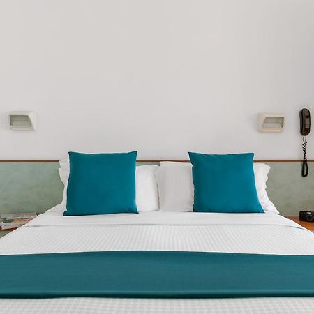 Hotel Tres Jolie Ріміні Екстер'єр фото