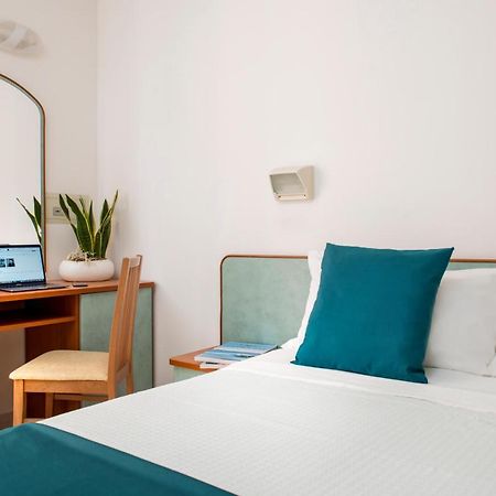 Hotel Tres Jolie Ріміні Екстер'єр фото