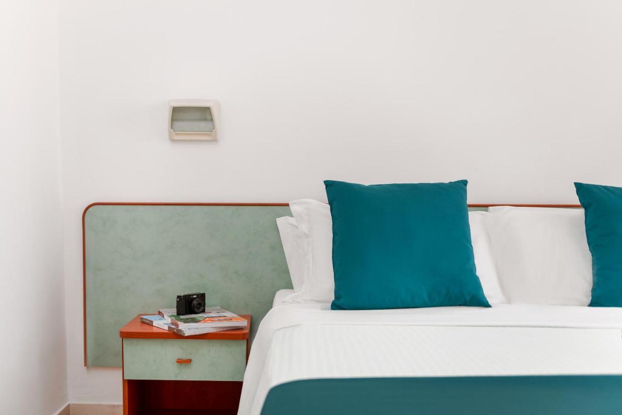 Hotel Tres Jolie Ріміні Екстер'єр фото